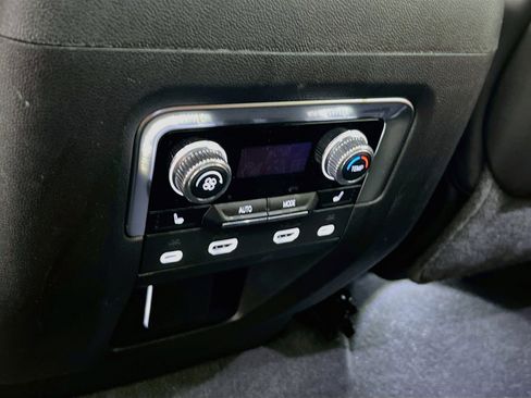 Used 2024 GMC Yukon XL Denali Ultimate image 28