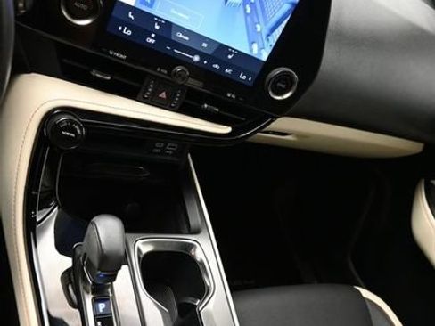 Used 2024 Lexus NX 250 FWD w/ Towing Package (2000 Lbs) image 20