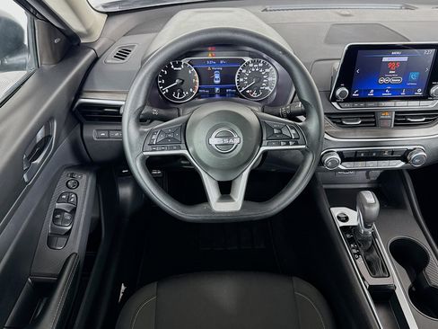 Used 2026 Nissan Altima 2.5 SV FWD image 15