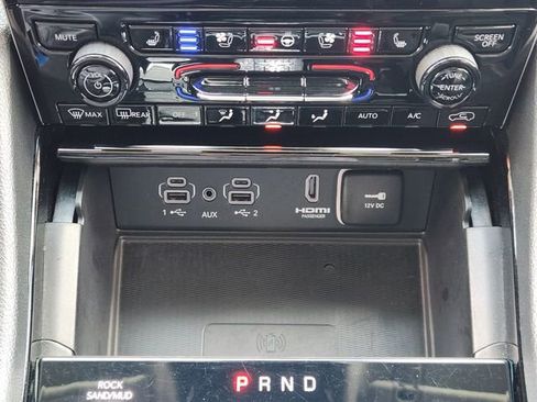 Certified 2023 Jeep Grand Cherokee 4WD 4xe w/ Luxury Tech Group II image 18