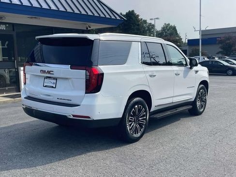 Used 2025 GMC Yukon Elevation AWD/4WD image 7