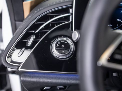 Used 2024 Mercedes-Benz E 350 4MATIC Sedan image 34