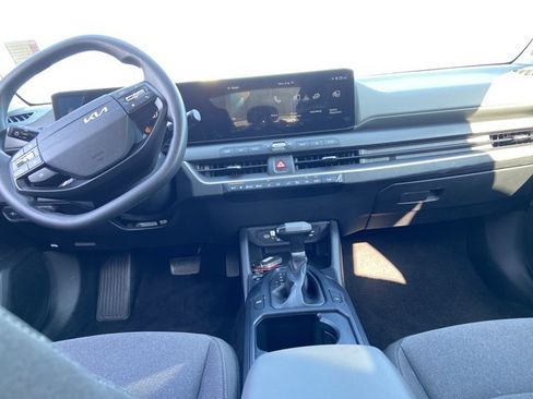 Used 2025 Kia K4 FWD image 15