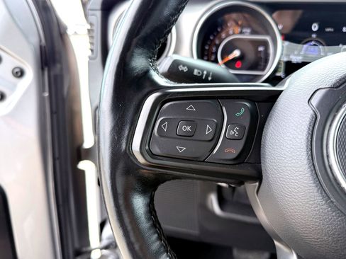 Used 2021 Jeep Gladiator Sport AWD/4WD image 16
