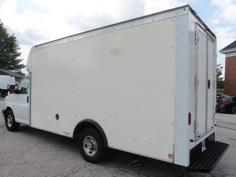 Used 2021 Chevrolet Express 3500 w/ Power Convenience Package RWD image 2