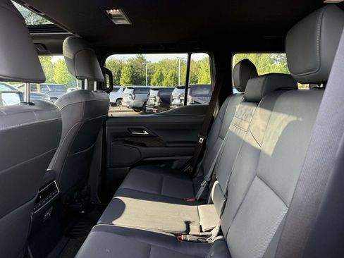 Used 2024 Lexus GX 550 w/ Accessory Package (Z1) AWD/4WD image 17