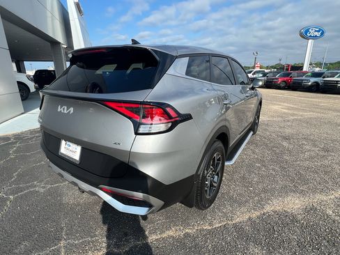 Used 2023 Kia Sportage LX AWD/4WD image 9
