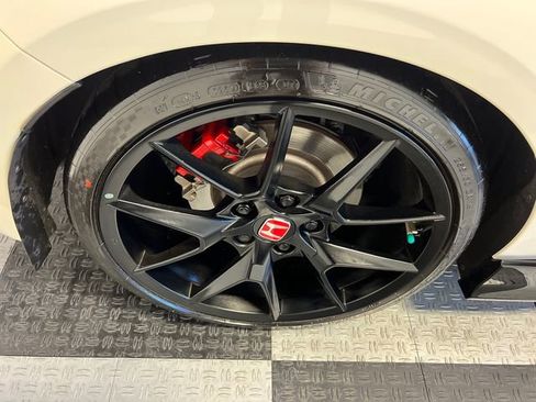 Used 2024 Honda Civic Type R image 14
