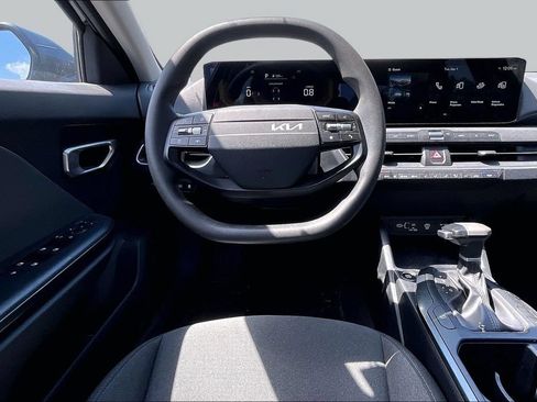 Used 2025 Kia K4 FWD image 5