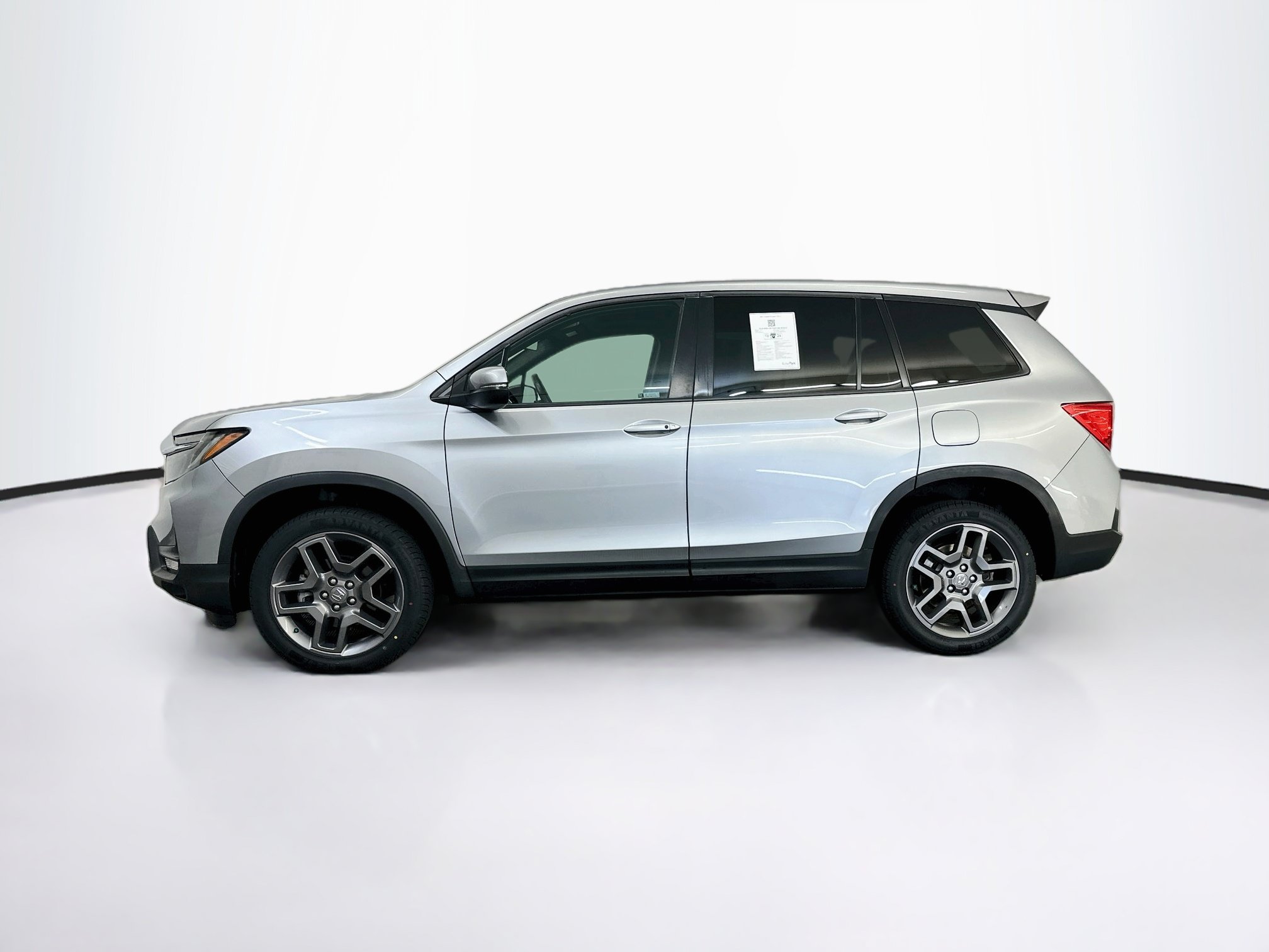 Used 2023 Honda Passport EX-L image 4