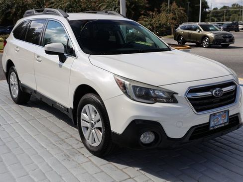 Used 2018 Subaru Outback 2.5i Premium image 7