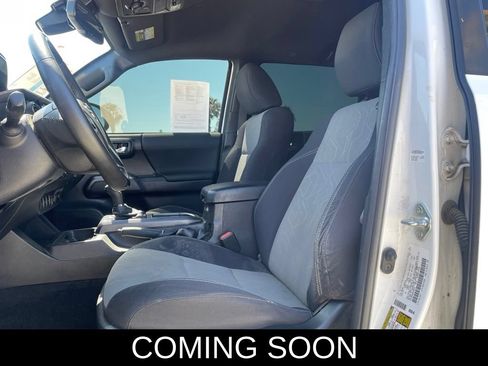 Used 2022 Toyota Tacoma TRD Off-Road w/ Technology Package AWD/4WD image 7