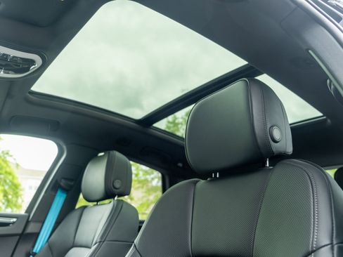 Used 2025 Porsche Macan image 17