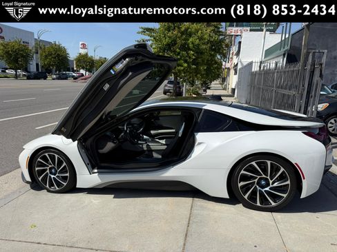 Used 2016 BMW i8 image 18