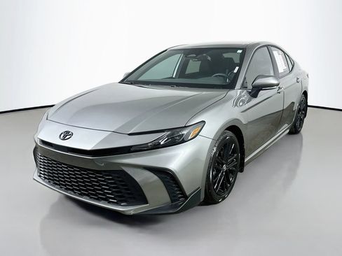 Used 2026 Toyota Camry SE w/ Convenience Package FWD image 3