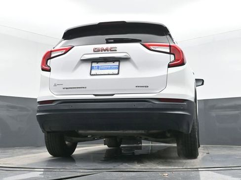 Used 2022 GMC Terrain SLE w/ LPO, Floor Liner Package image 33