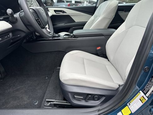 Used 2026 Toyota Camry XLE image 10