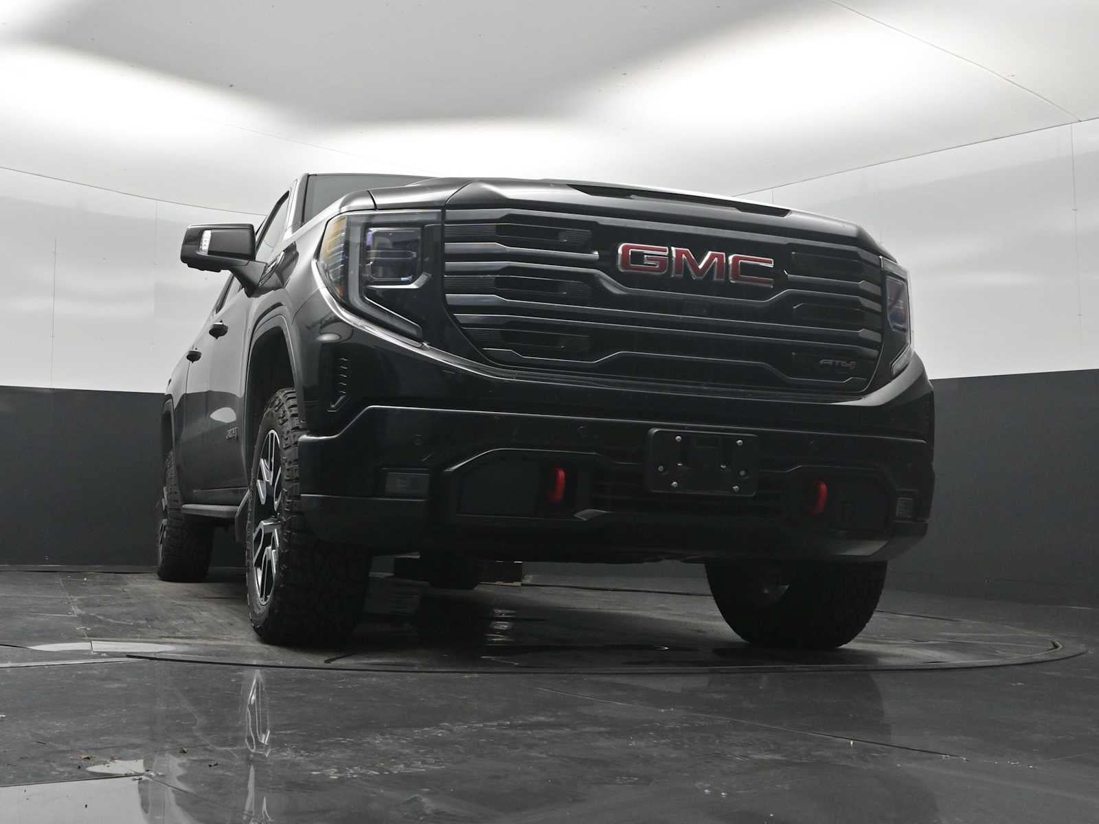 Used 2025 GMC Sierra 1500 AT4 w/ AT4 Premium Package AWD/4WD image 19