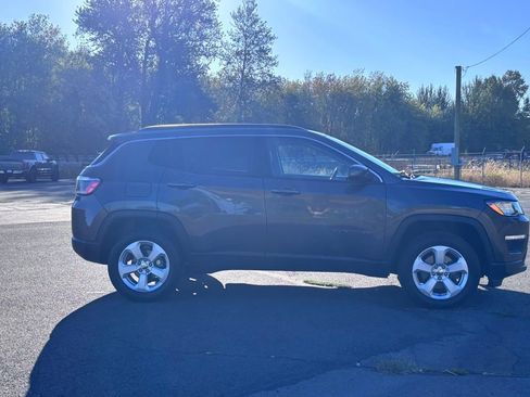Used 2019 Jeep Compass Latitude w/ Cold Weather Group image 13