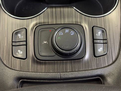 Used 2023 GMC Acadia SLT AWD/4WD image 39