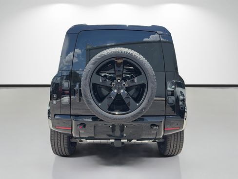 New 2026 Land Rover Defender 110 X-Dynamic SE AWD/4WD image 4