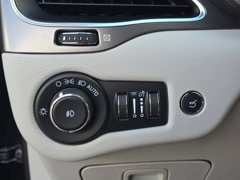 Used 2022 Jeep Cherokee Latitude Lux image 26