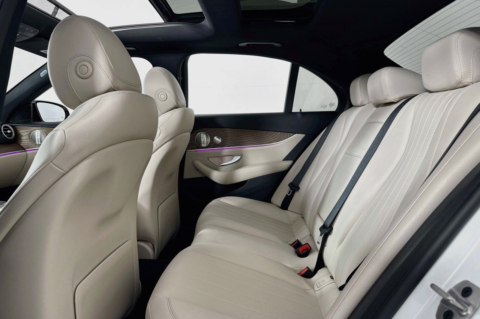 Certified 2023 Mercedes-Benz E 450 4MATIC Sedan w/ Premium Package image 9