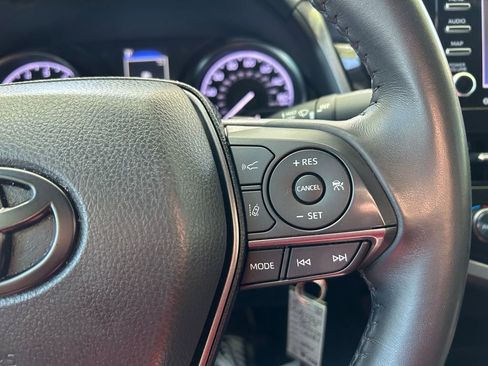 Used 2023 Toyota Camry SE image 18