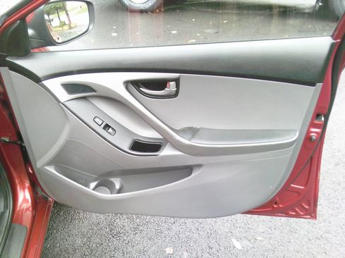 Used 2016 Hyundai Elantra SE image 19