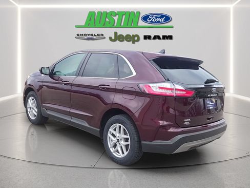 Certified 2024 Ford Edge SEL w/ Convenience Package AWD/4WD image 3