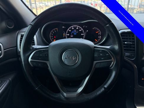 Used 2019 Jeep Grand Cherokee Laredo w/ Security & Convenience Group AWD/4WD image 14