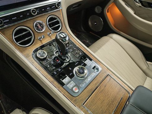 Used 2024 Bentley Continental GT V8 AWD/4WD image 23