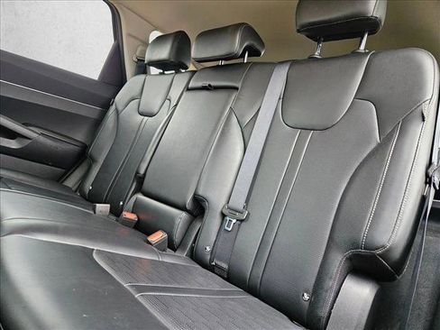 Used 2024 Kia Sorento S image 17