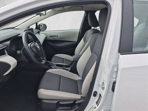 Used 2025 Toyota Corolla LE FWD image 14