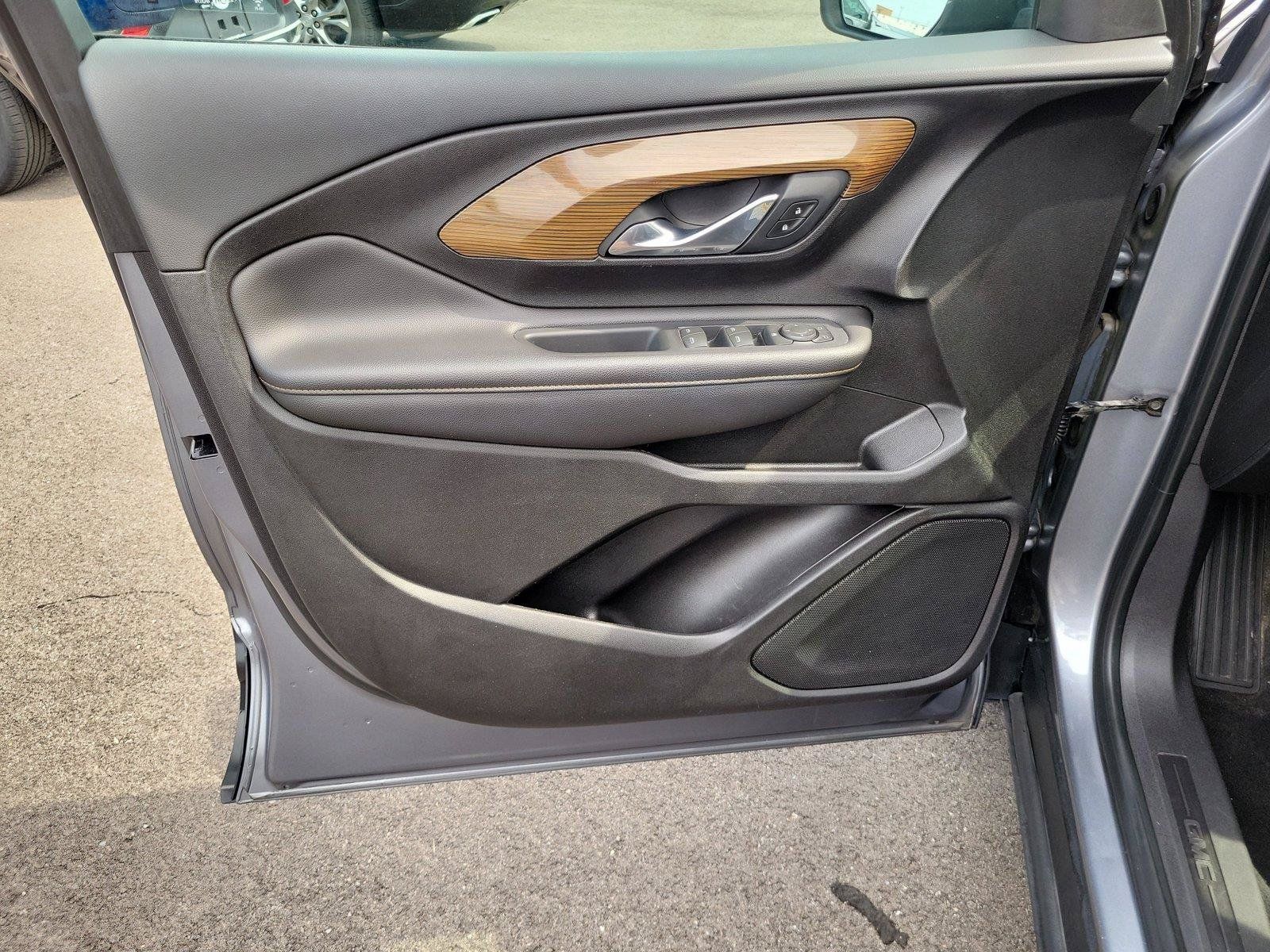 Used 2018 GMC Terrain SLE w/ Driver Convenience Package FWD image 18