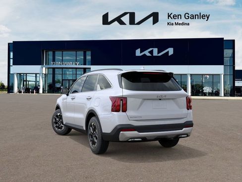 New 2026 Kia Sorento S w/ S Panoramic Sunroof Package FWD image 4