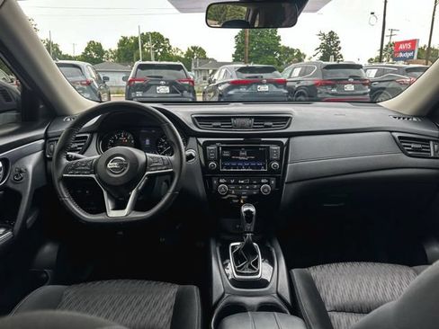 Used 2020 Nissan Rogue SV FWD image 20