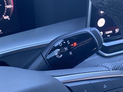 New 2026 Volkswagen Tiguan SE R-Line image 26