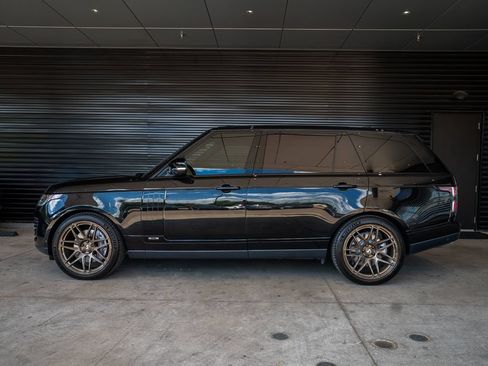 Used 2018 Land Rover Range Rover Long Wheelbase Supercharged AWD/4WD image 2