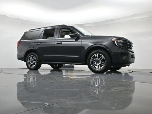 Certified 2025 Ford Expedition Active AWD/4WD image 38