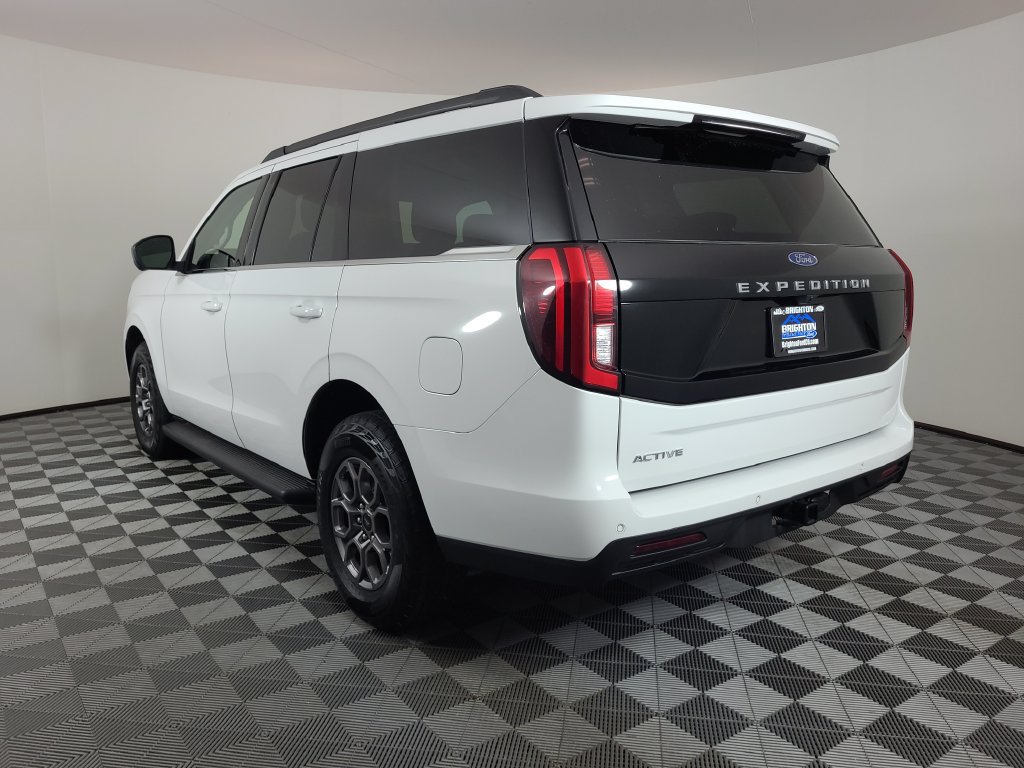 Used 2025 Ford Expedition Active AWD/4WD image 5