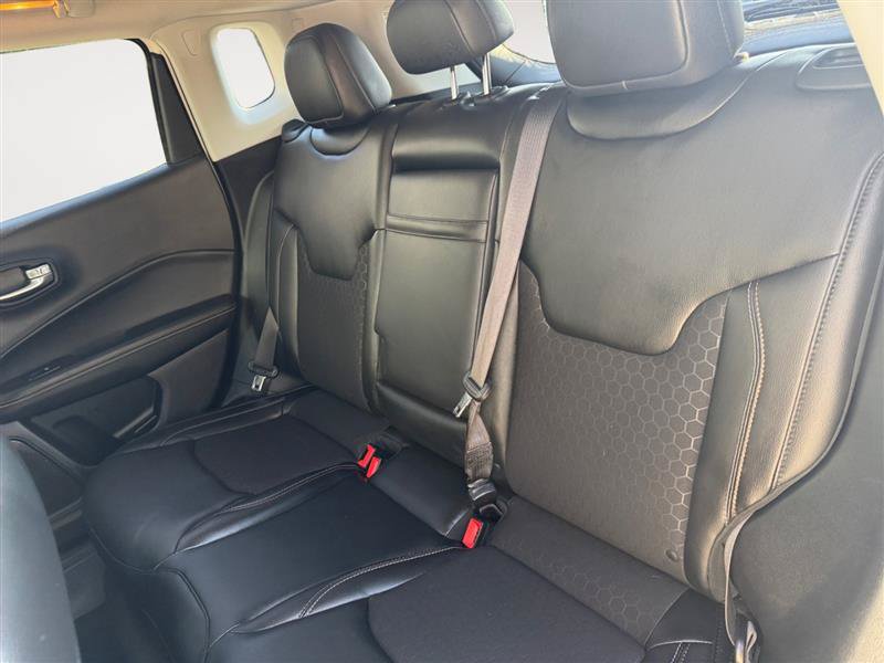 Used 2018 Jeep Compass Latitude w/ Popular Equipment Group AWD/4WD image 15