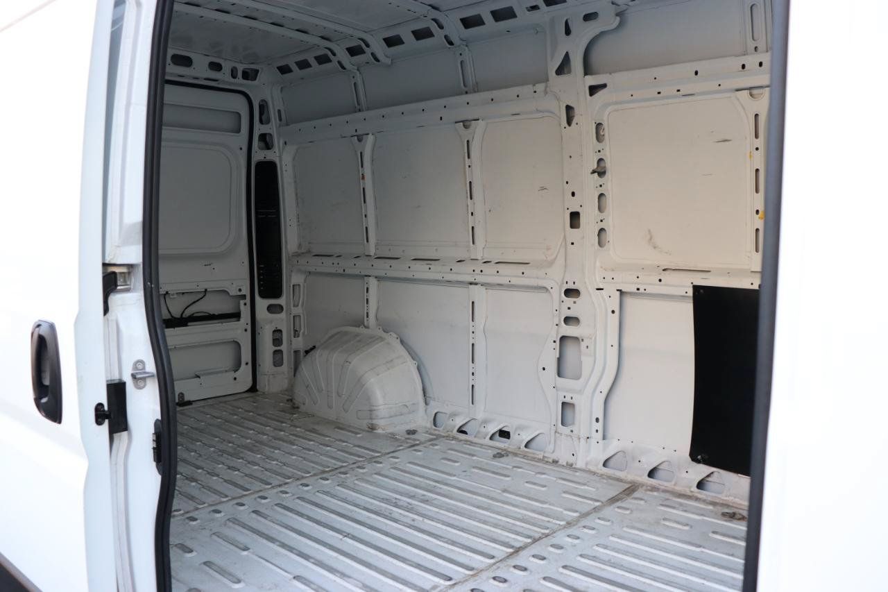 Used 2025 RAM ProMaster 2500 w/ Convenience Group FWD image 17