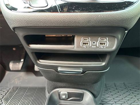 New 2025 Chrysler Pacifica Select image 21