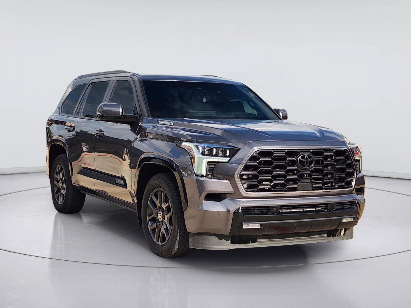 Used 2024 Toyota Sequoia Platinum AWD/4WD image 3