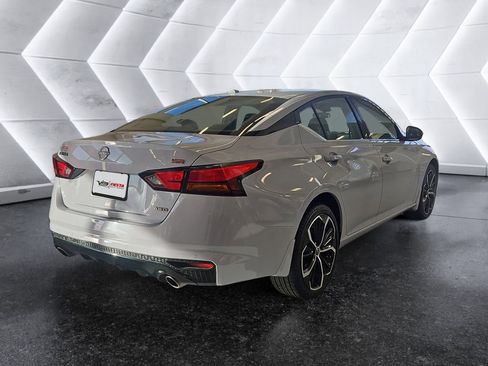 Used 2024 Nissan Altima 2.5 SR image 4