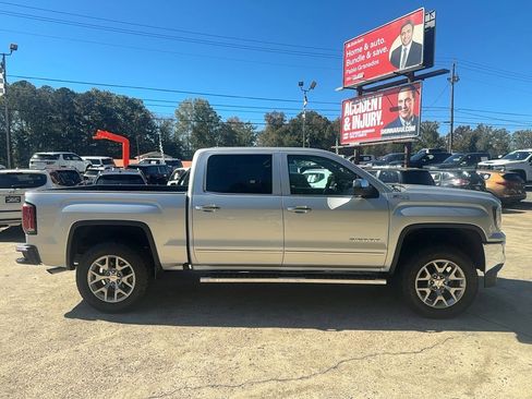 Used 2018 GMC Sierra 1500 SLT image 4