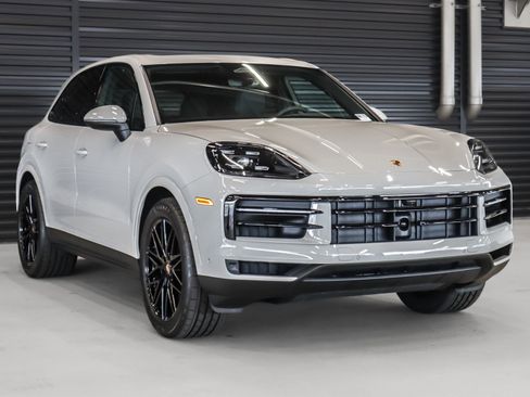 Used 2026 Porsche Cayenne AWD/4WD image 7