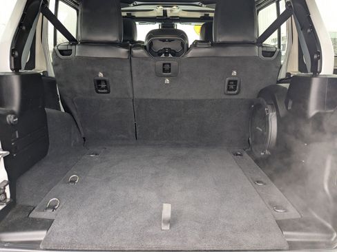 Used 2021 Jeep Wrangler Unlimited Rubicon w/ Uconnect 4C Nav & Sound Group image 19