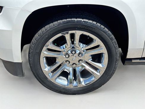 Used 2019 Chevrolet Suburban Premier w/ Premier Plus Edition AWD/4WD image 33